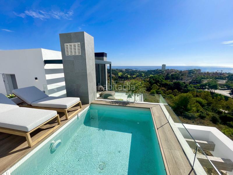 Foto 328a330d-7342-42c4-8c5b-7cd18a2a43b2. Reihenhaus in Río Real Marbella