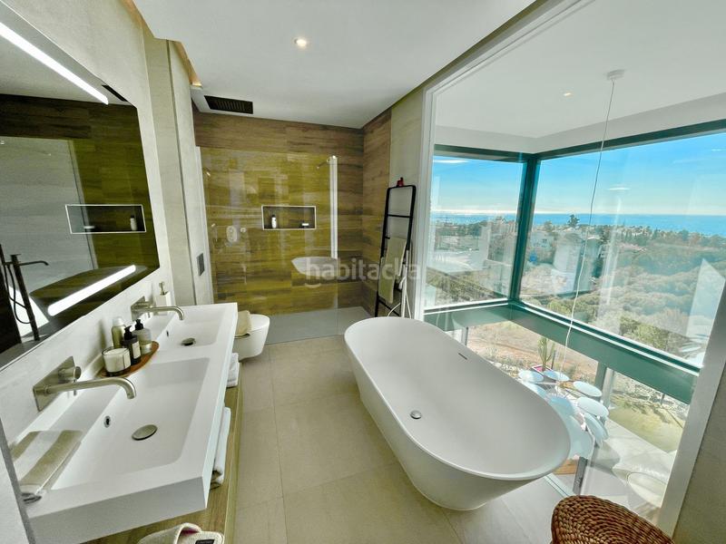 Foto a411a5fa-72d7-449a-9da7-e5eb4ef63474. Reihenhaus in Río Real Marbella