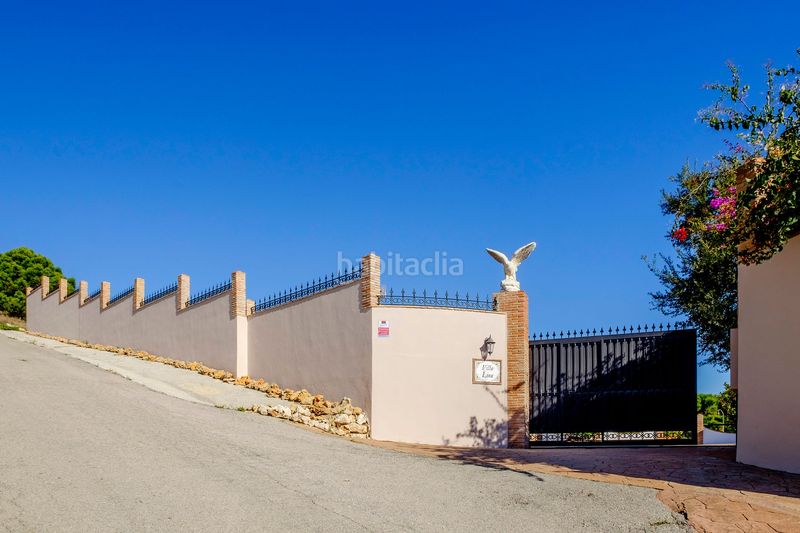 Foto 1d56da94-f190-4a76-9343-c4bb13e4b9d4. Chalet en altos de Estepona Estepona