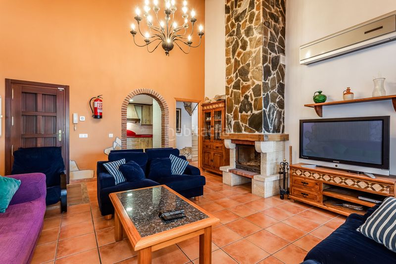 Foto 1ec64bd2-3728-49b3-8440-e0aceffda316. Chalet en altos de Estepona Estepona