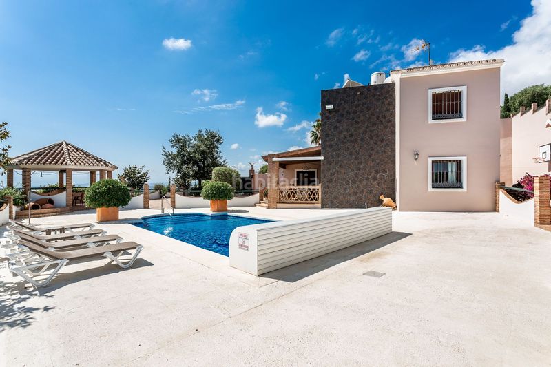 Foto 2fb41bec-1a2b-46c5-9e75-692f50fd7833. Chalet en altos de Estepona Estepona