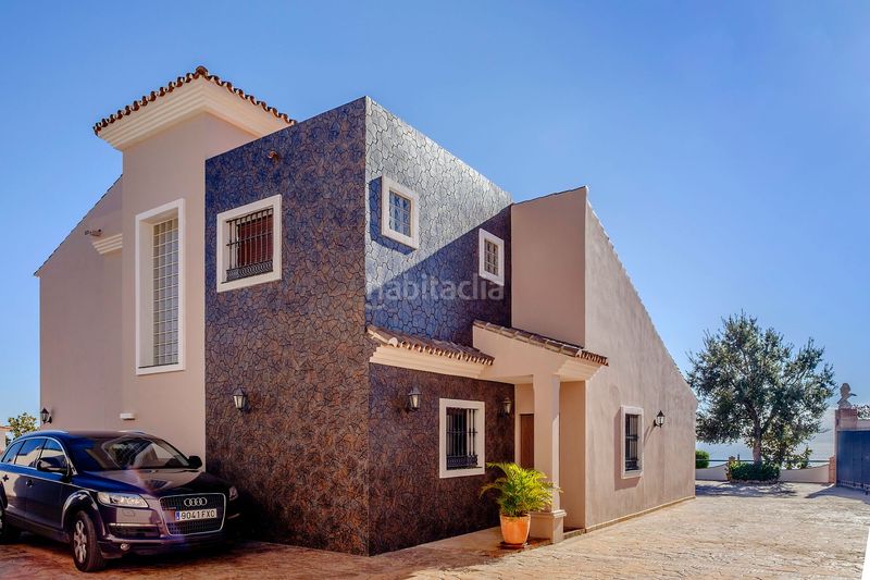 Foto 6a1ad0f2-fbbc-4b5b-80a4-b35aaac2b0ea. Chalet en altos de Estepona Estepona