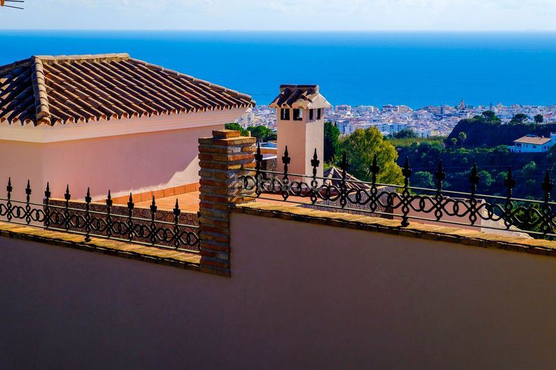 Foto e7516aff-0ce4-4680-aacb-2c12e17ac0bd. Xalet a altos de Estepona Estepona