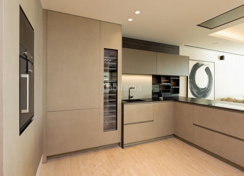 Foto 97f5e423-b4bf-4b05-83a9-47646bcaf4e2. Ático impresionante proyecto de obra nueva en primera linea . en Estepona