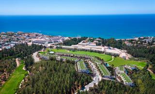 Xalet a El Faro de Calaburra - Chaparral. Villas exclusivas al borde de un campo de golf con vistas al mar