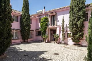 Chalet in Los Arqueros  - Puerto del Almendro