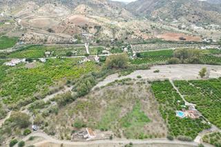 Terreny residencial a Álora. Terreno rustico con casita legalizada para rehabilitar
