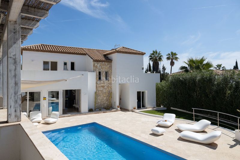 Foto 4c26e1a4-da60-46ef-b0a0-8124eb004150. Chalet en Los Naranjos Marbella