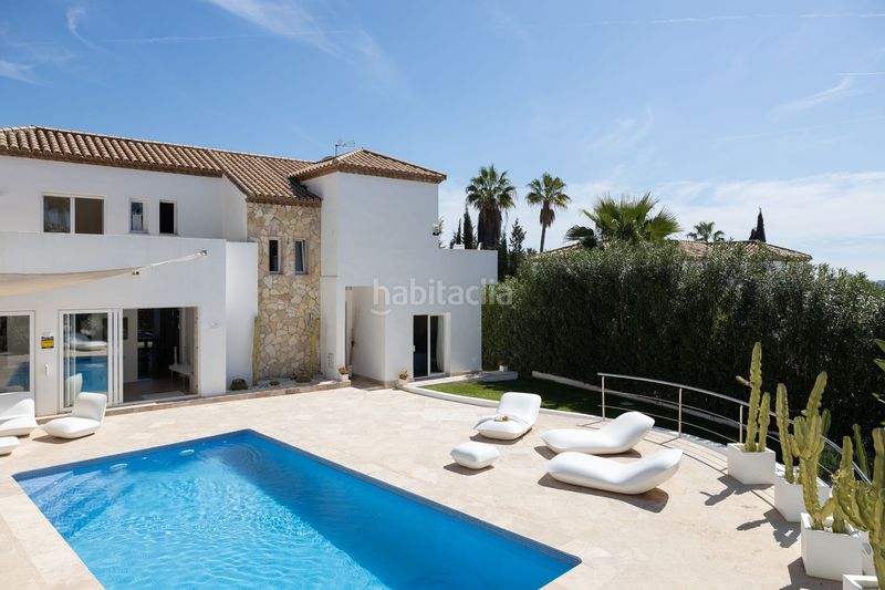 Foto 584215fe-2b5f-458a-bc47-0a6f8f7cd2b3. Chalet en Los Naranjos Marbella