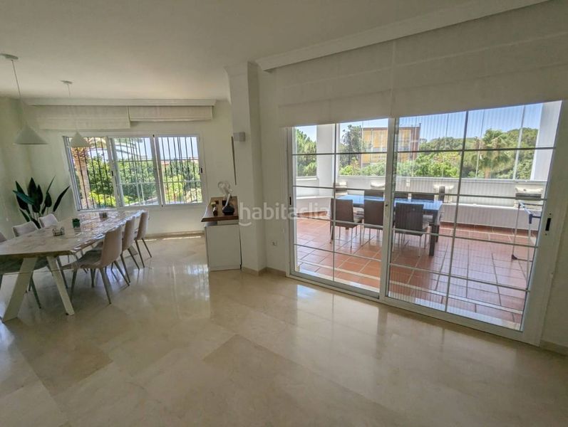 Foto a4b42efb-34ea-4fad-bb9f-2d572affa6e0. Miete chalet in Santa María Marbella
