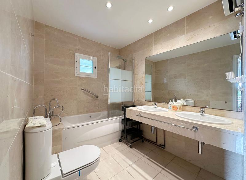 Foto c6b21446-2a12-4781-86d8-45b2b7c6229d. Casa a schiera in Limonar Málaga