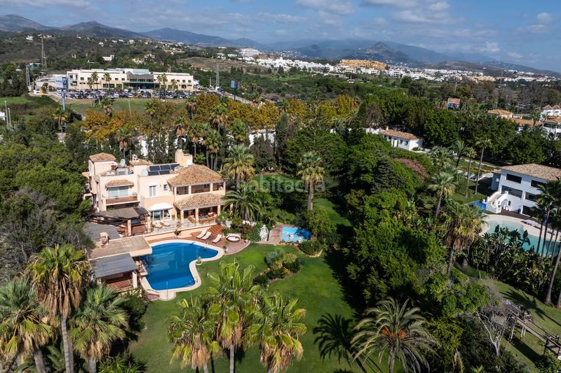 Foto 18a64575-ff40-4cd5-a3a2-4410ec1fc858. Chalet en El Velerín Estepona