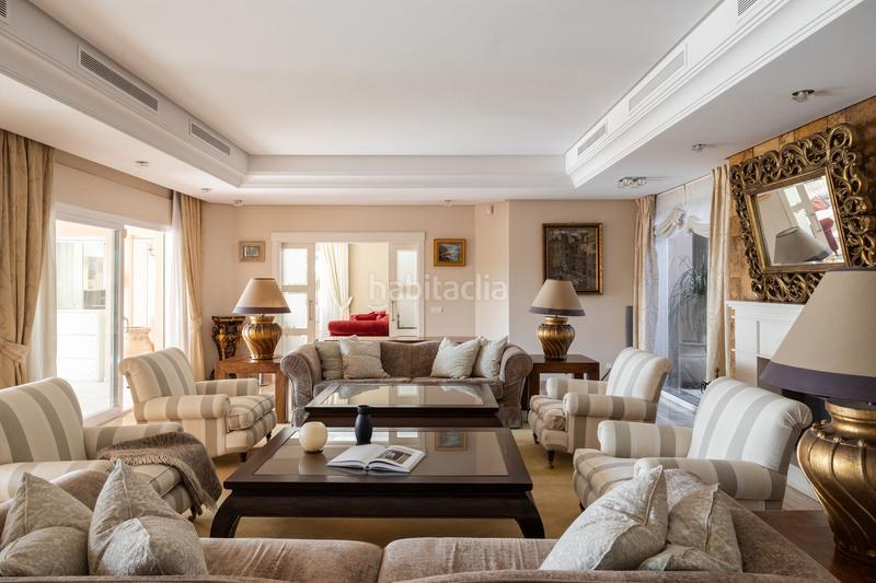 Foto 1f0453f8-bb99-4e4f-a9b3-e10595923095. Chalet in El Velerín Estepona