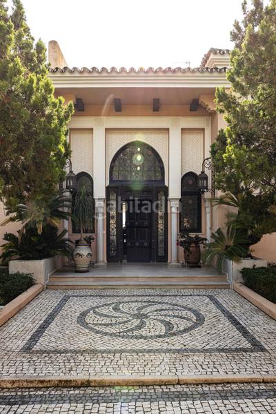 Foto 2d9cab17-a62f-42d1-8a44-9d6559304c22. Chalet in El Velerín Estepona