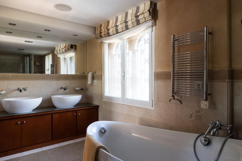 Foto 3944420c-e6f0-4be3-a4b3-d9edf1f4d6e1. Chalet in El Velerín Estepona