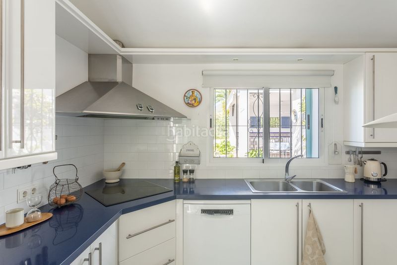 Foto ae579a18-2116-4df5-9ff5-b81a4405f452. Xalet a Los Llanos Estepona