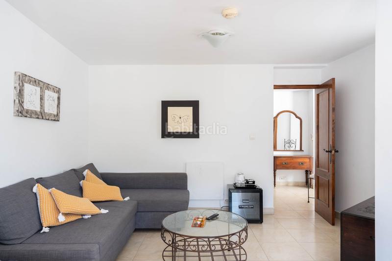 Foto 2a388a98-dd5d-4c3f-b38e-2c1fb9a72195. Edificio en Torrox pueblo Torrox