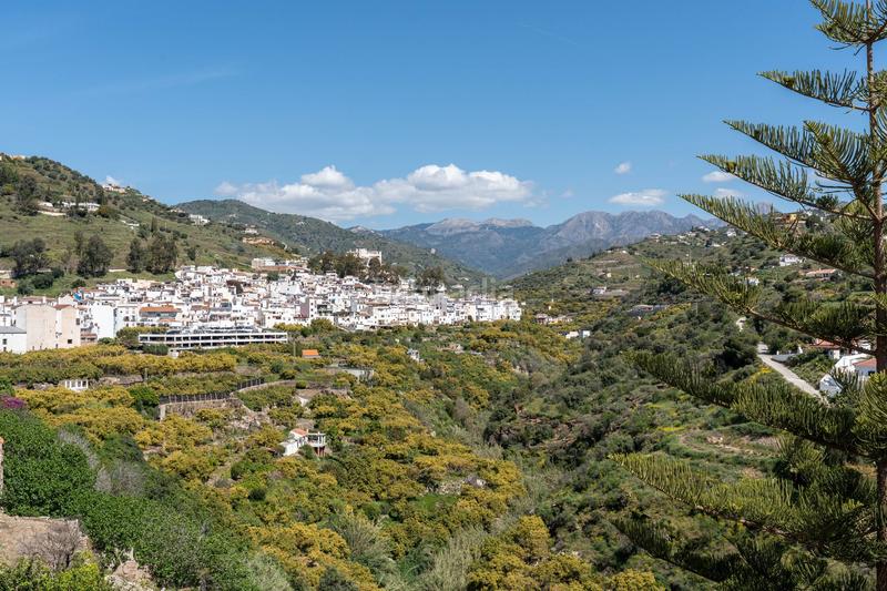 Foto b5cedcad-76f3-4881-a7b1-8a2997c3c287. Edificio en Torrox pueblo Torrox