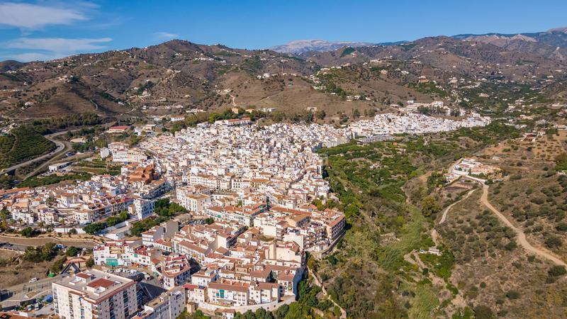 Foto c9ded7c7-4d3e-40b9-b002-76ae41555c06. Edificio en Torrox pueblo Torrox