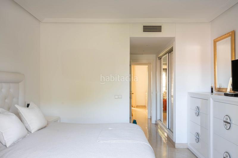Foto ad61e4d9-8a8e-46a3-9f02-4020da97df2b. Apartamento en los arqueros - puerto del almendro Benahavís