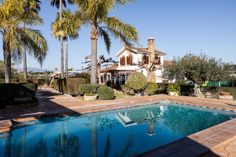 Foto f95b5777-8b3e-489f-a96a-362d93ead134. Casa en Centro Alhaurín el Grande