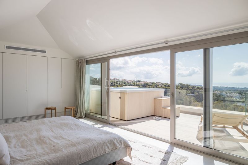 Foto 1cc81934-2972-4547-b9f6-a5a29105d995. Ático en Los Naranjos Marbella