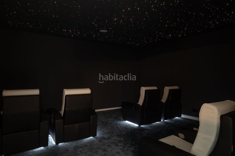 Foto 071db967-577d-496d-a2cd-b4c5ecc8c1e5. Chalet en Las Lomas de Río Verde Marbella