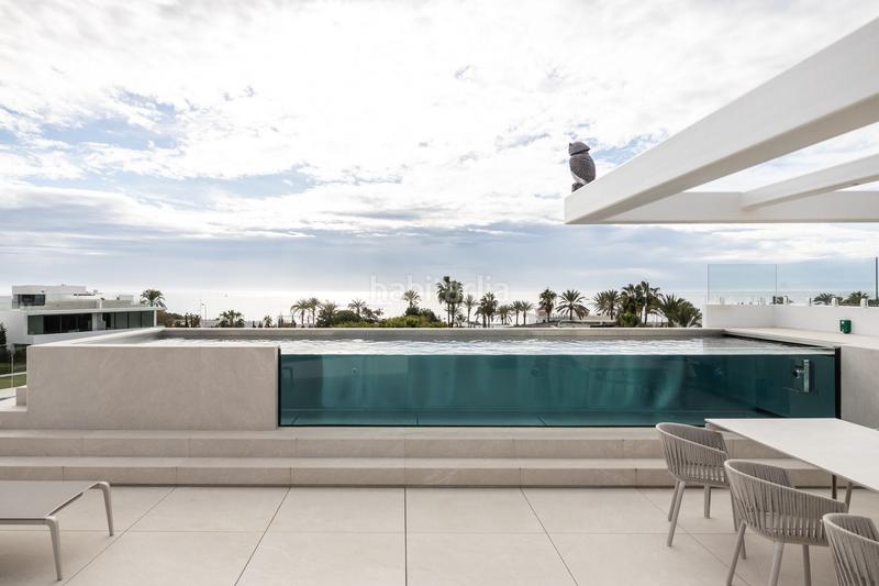 Foto 3ccb2e19-b0e0-414b-9183-96e4c3b44df5. Chalet en Las Lomas de Río Verde Marbella