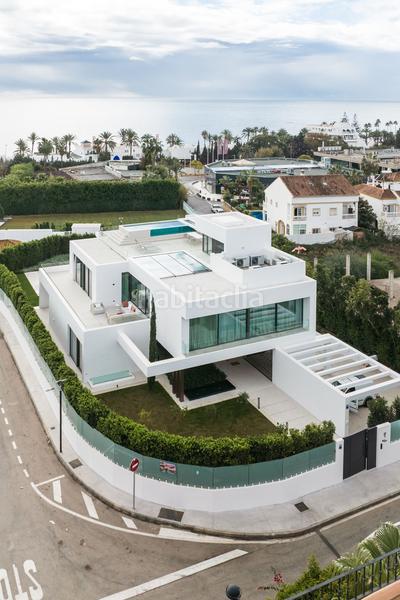 Foto b5b546ae-c4b9-4ee8-84f7-11e458c0dcd4. Chalet en Las Lomas de Río Verde Marbella