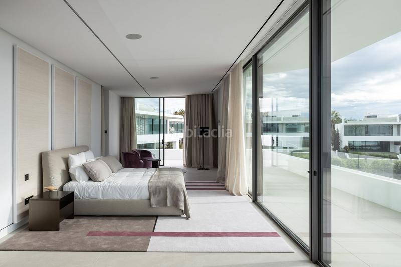 Foto e9c6c028-b0b0-4485-806f-170482d4e6af. Chalet en Las Lomas de Río Verde Marbella