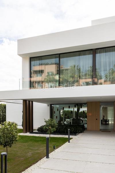 Foto 6040e0c9-65df-4ee6-946a-4a832e6c7a87. Chalet in Las Lomas de Río Verde Marbella