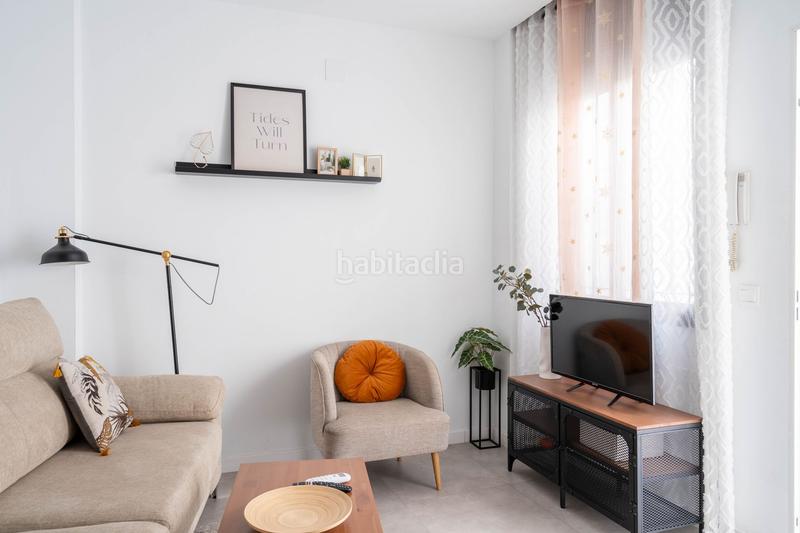 Foto 9a5a0250-4117-42fd-ac9b-1b3ce7c97615. Edificio in La Trinidad Málaga