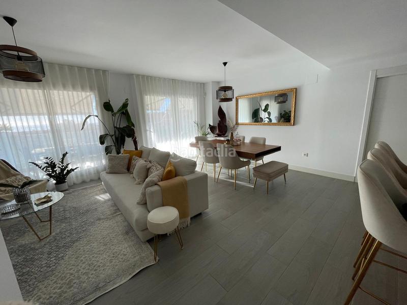 Foto 38424d99-38f9-448e-aee5-111aebd3abbf. Appartement dans Castillo Sohail - Myramar Fuengirola