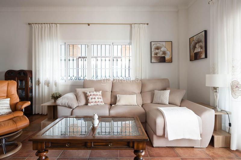 Foto 2d2f8330-e4ab-4cba-b8db-689a35b78982. Casa a Pedregalejo - Morlaco Málaga