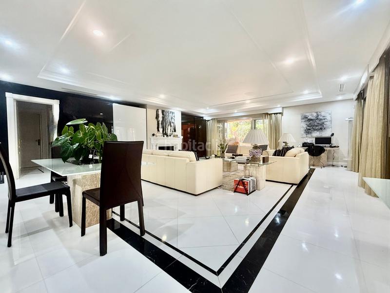 Foto b586dde0-b7b5-404a-bcaf-b8311a2fa965. Appartement in Puerto Banús Marbella