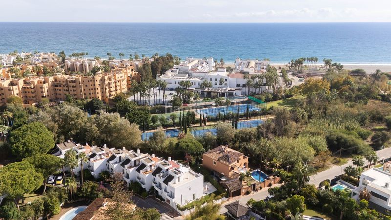 Foto ad891ab0-d6fd-4c17-9d61-dd705c9230c3. Casa adossada a Villacana - Costalita - Saladillo Estepona
