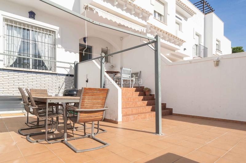 Foto f8b45516-2adc-41d7-8750-01ca0efec1b5. Casa adossada a Torreblanca del Sol Fuengirola