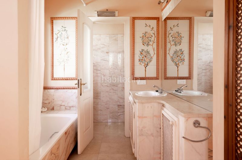 Foto 378eb7a2-a25b-466c-844b-bf43428a421e. Chalet dans Paraiso - Barronal Estepona