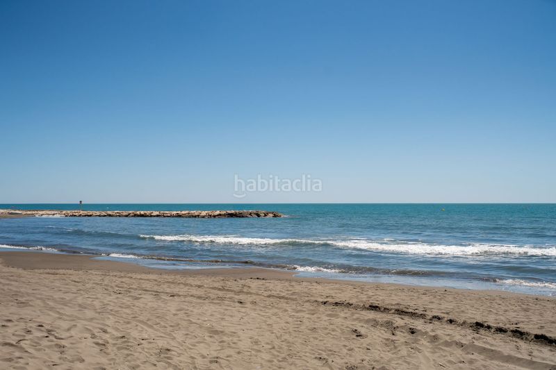 Foto b32c293f-9d8a-45f0-b381-fd2b7c5a6467. Local comercial a El Palo Málaga