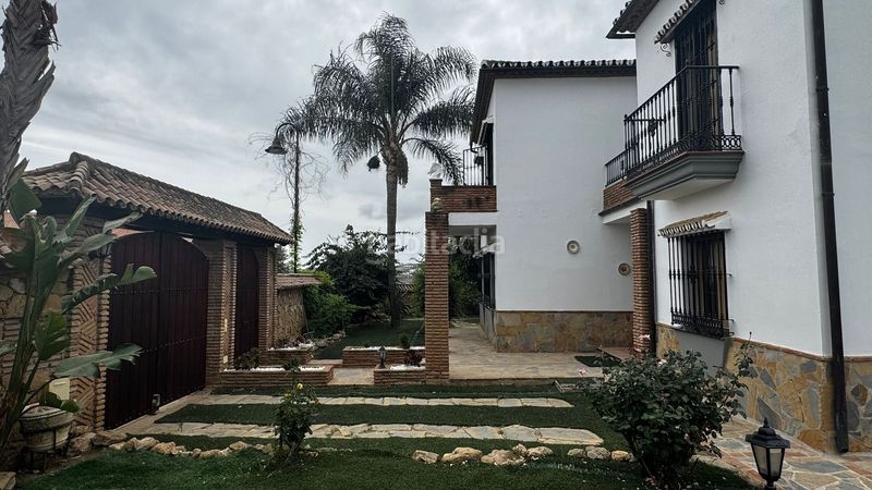 Foto b75e1c51-c430-4be6-a2df-7621e2e26c10. Chalet en Los Ríos Mijas