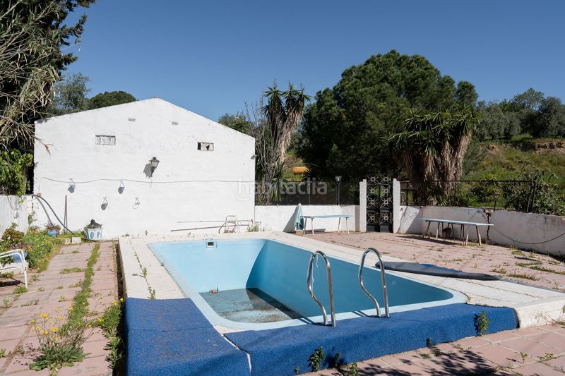 Foto fdd983c3-699a-46b8-9a83-446fe2da9884. Edificio en alegría de la huerta- jardín de Málaga Málaga