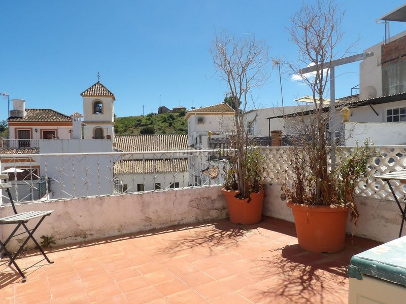 Foto 49ac063c-b98f-495f-930d-82a006c2b30f. Casa adosada en Guaro