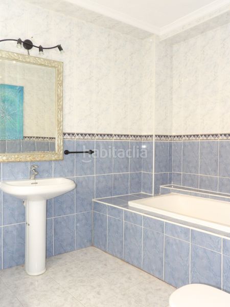 Foto fdfd55aa-a463-48a0-bd32-8bc75ef9af6b. Casa adosada en Guaro