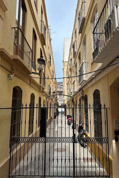 Foto b89a6cc1-08f6-4508-adee-ae5a951b6c9b. Apartament a La Merced Málaga
