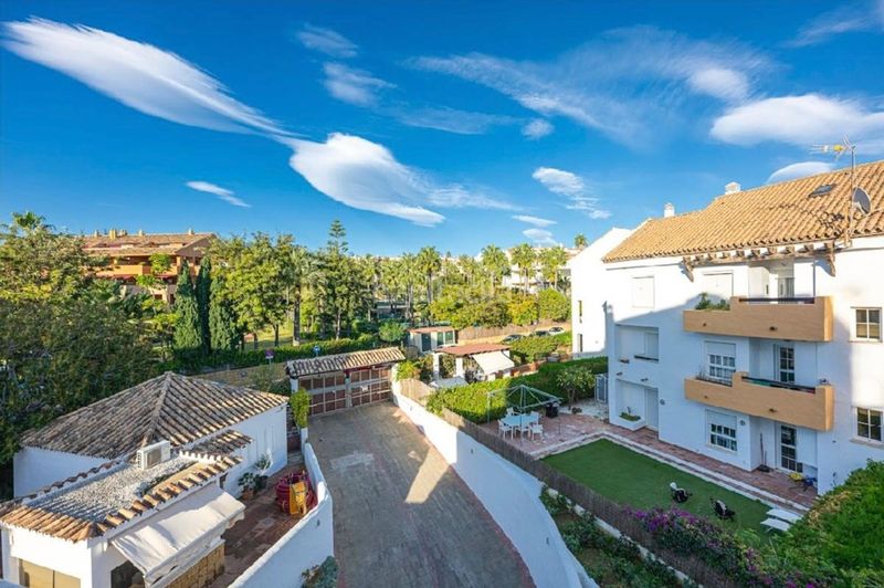 Foto 556a3cdc-1195-444a-8c63-259e9d95cc19. Apartamento en bahía de Marbella Marbella