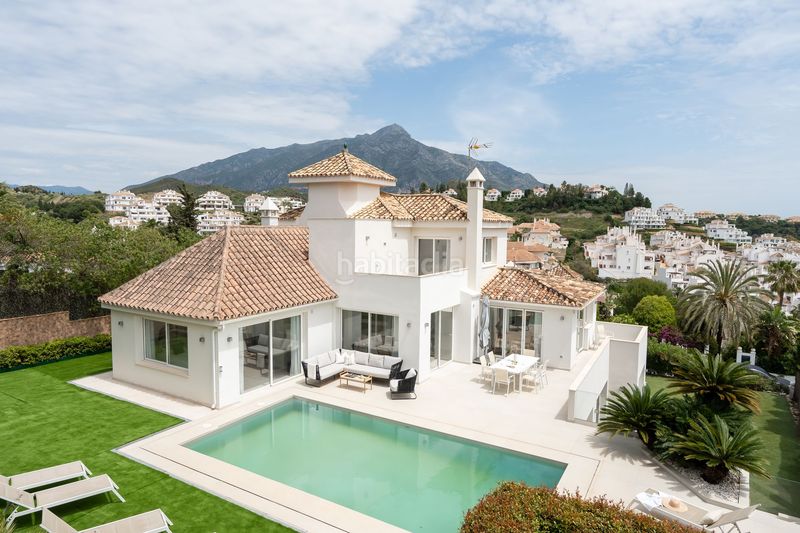 Foto f9856947-dfa1-49f7-99c2-f63e9e7172ab. House in Los Naranjos Marbella