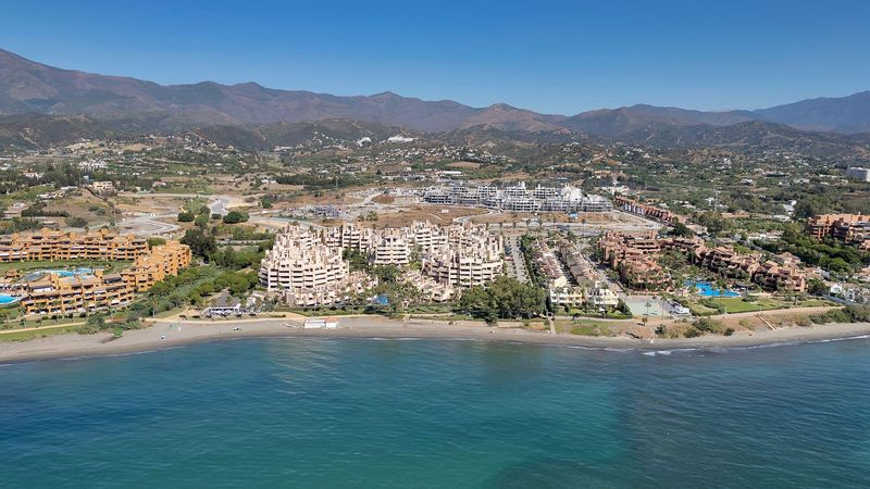 Foto 37554767-3e2f-4fa6-b6f9-53ff26b5d5f6. Rent penthouse in Zona de Punta Plata Estepona