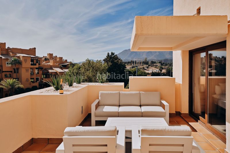 Foto ff0bd317-d8ee-4f28-a76d-b2f38b68232f. Rent penthouse in Zona de Punta Plata Estepona