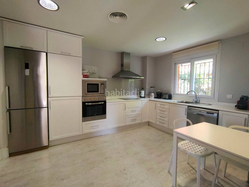 Foto c14a7dd3-afbc-4814-acee-9ee6593e89fc. Miete reihenhaus in bahía de Marbella Marbella