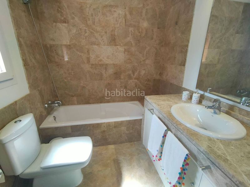 Foto e91eb9cc-cd06-4ed6-885a-89cc4416db38. Miete reihenhaus in bahía de Marbella Marbella